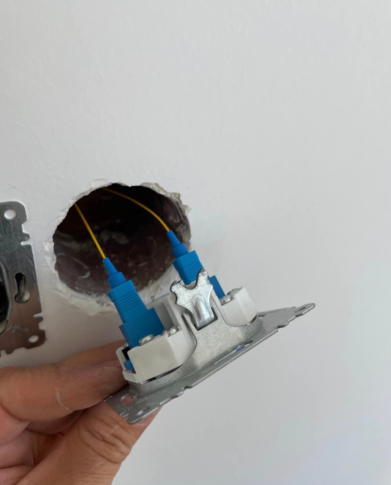 Fiber optik arıza tespiti yapan teknik ekip